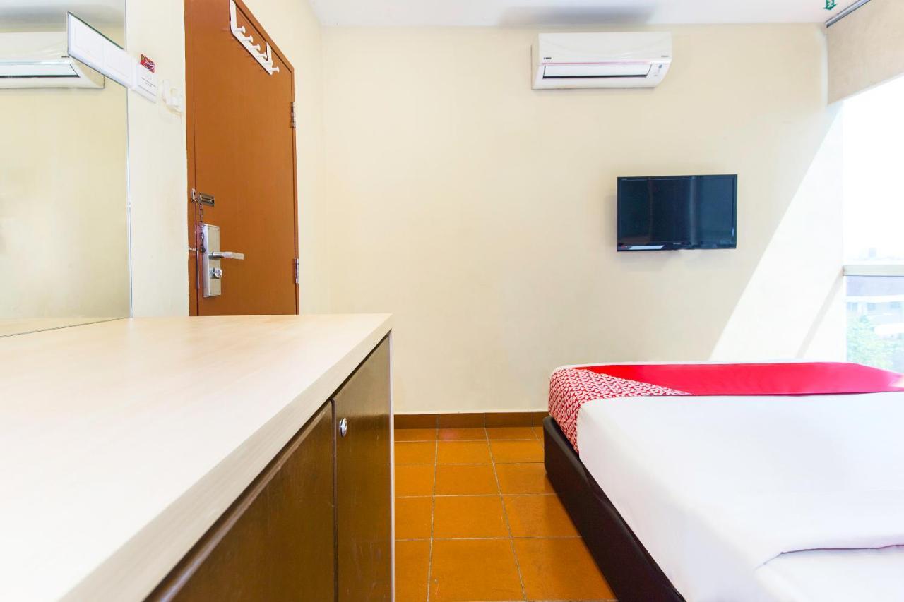 Oyo 90429 Hotel Narasindo Куала-Лумпур Экстерьер фото
